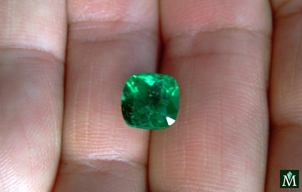 Cushion cut Emerald