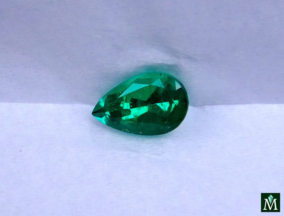 Drop cut chivor Emerald